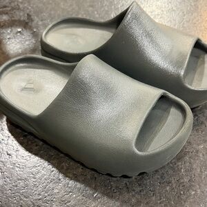Yeezy Kids Slate Gray Slippers